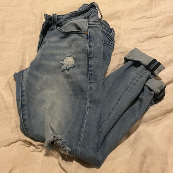 KanCan Denim - Light Denim Ripped Cropped Jeans